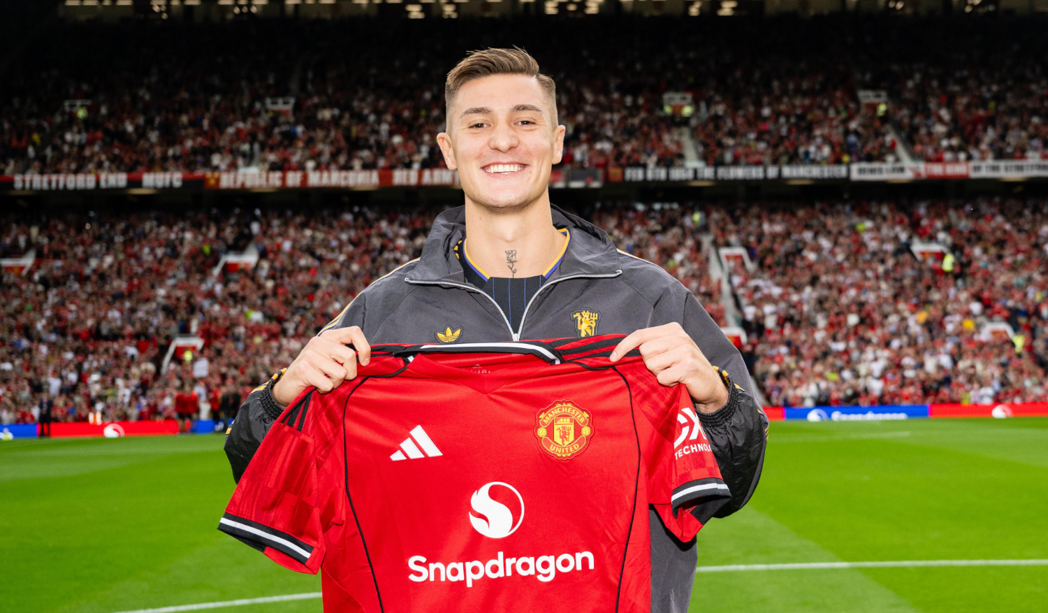 Manchester United Sesko'yu açıkladı